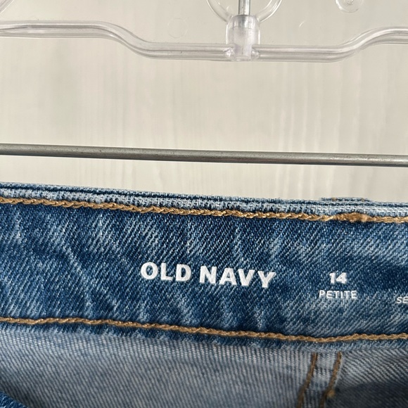 Old Navy | Ripped Ankle Jeans in Light Blue | Size 14 petite - Picture 3 of 8